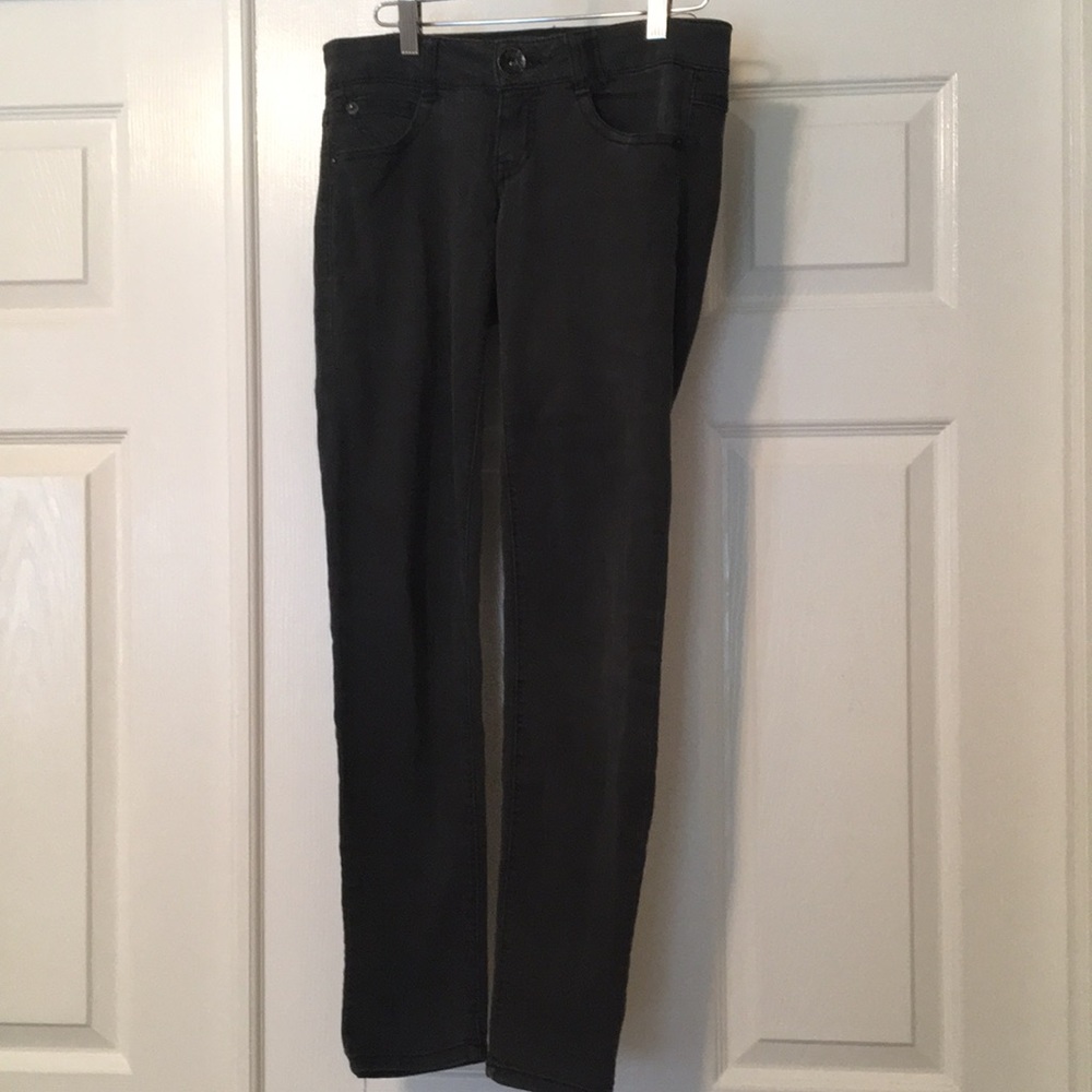 Juniors jolt Jeans